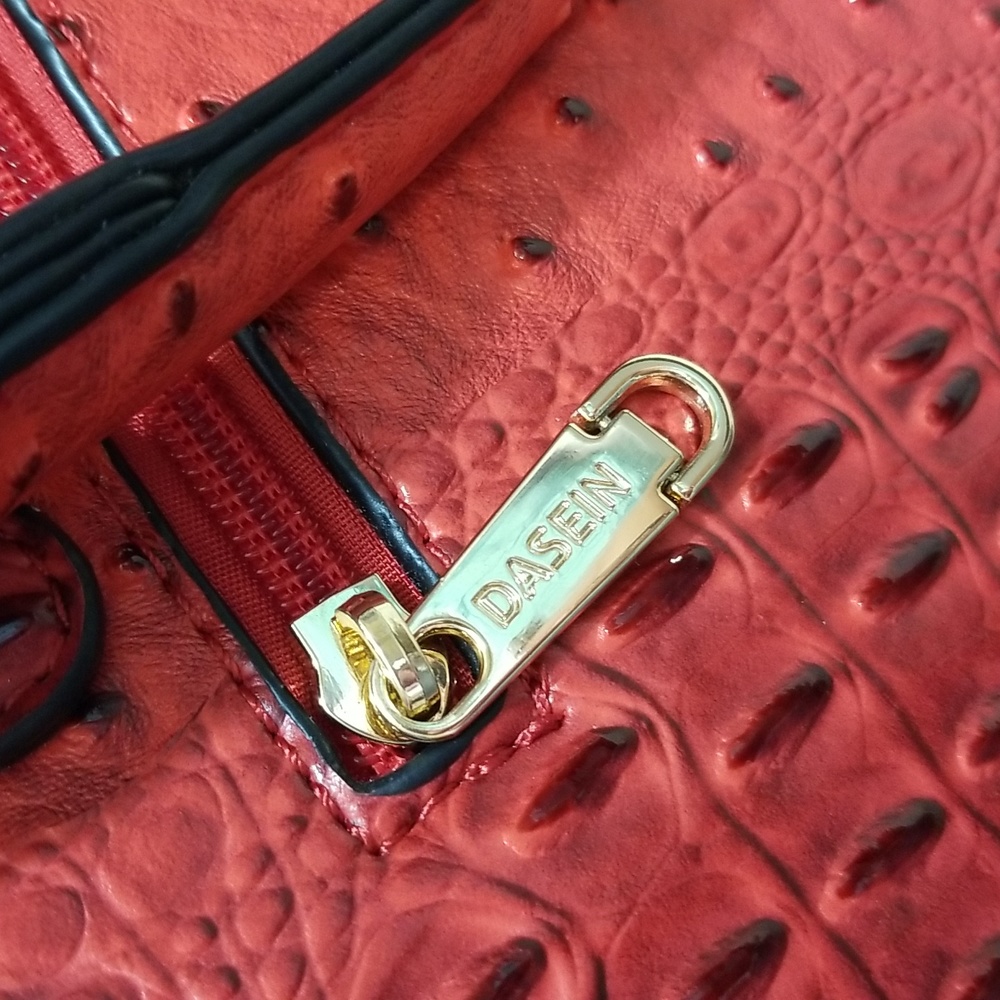 ⛔️SOLD⛔️NWOT Red tote bag in faux ostrich with matching clutch & dust bag - Picture 10 of 16